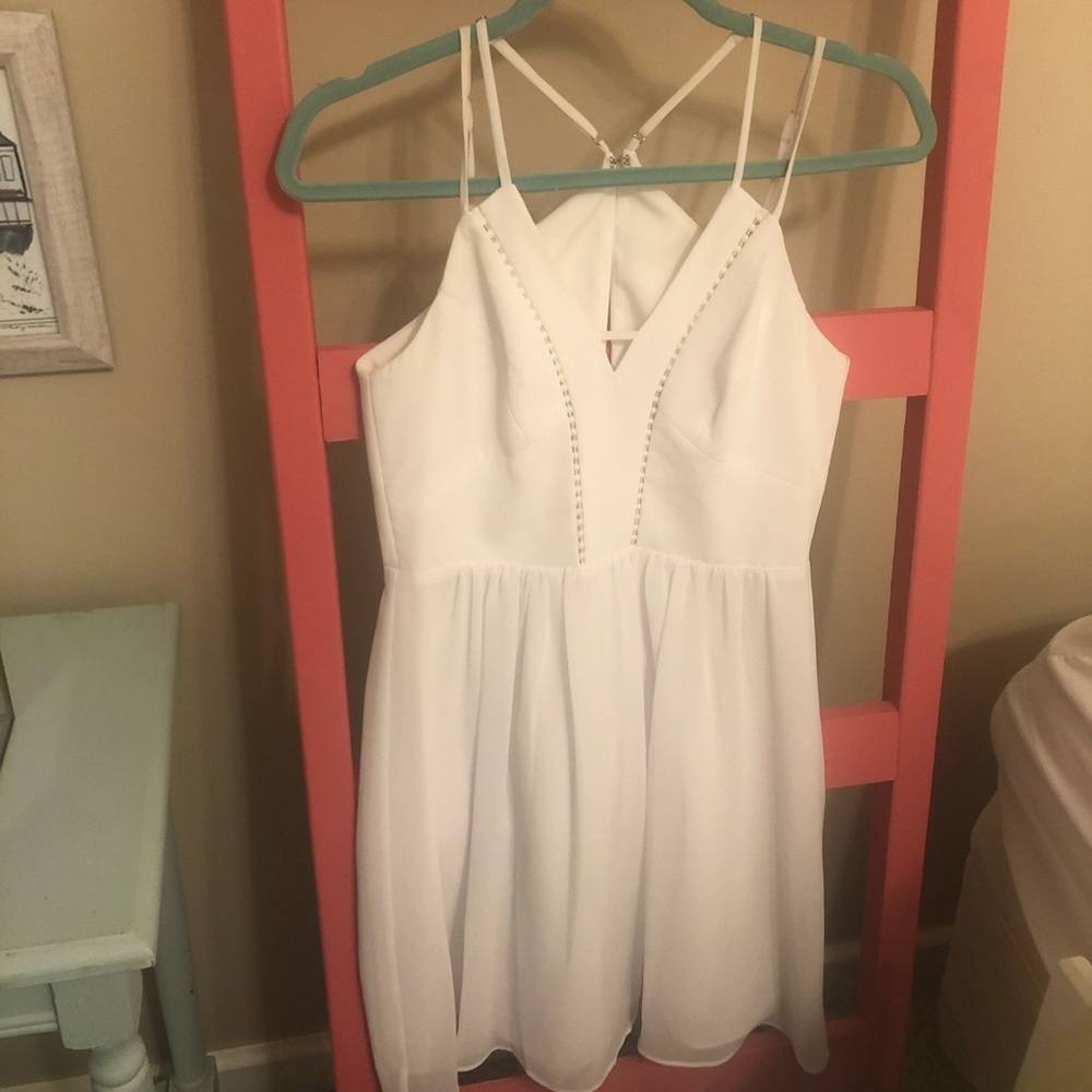 White BCBGeneration Dress Sz 2 gently worn